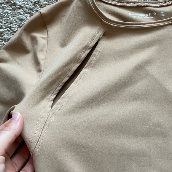 Abercrombie Seamless Fabric Long-Sleeve Cutout Bodysuit - Picture 4 of 7